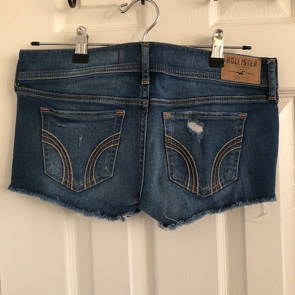 Hollister Low Rise Short Shorts - Picture 3 of 3